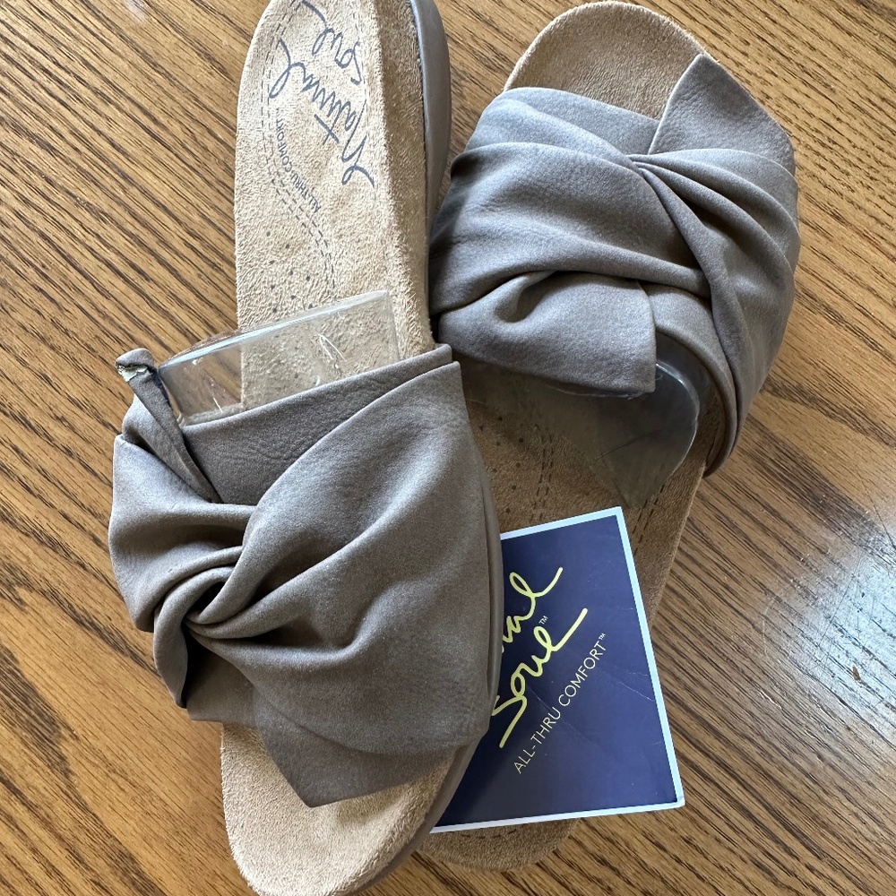 Natural Soul Comfort Slide Women's Sandals Size 7.5M.